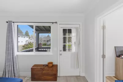 395 22nd St SE, Salem, OR 97301 - Photo 3