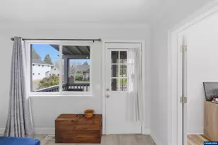 395 22nd St SE, Salem, OR 97301 - Photo 3