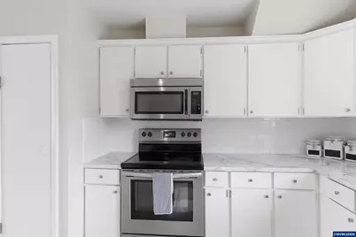 395 22nd St SE, Salem, OR 97301 - Photo 11