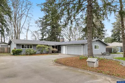 160 Oak Ln, Lebanon, OR 97355 - Photo 1