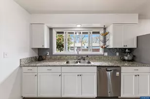 160 Oak Ln, Lebanon, OR 97355 - Photo 13