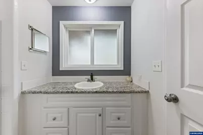 160 Oak Ln, Lebanon, OR 97355 - Photo 23