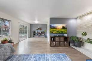 160 Oak Ln, Lebanon, OR 97355 - Photo 9