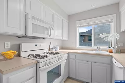 252 Carnelia St SE, Salem, OR 97306 - Photo 9