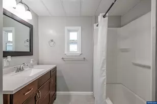 38611 Century Dr NE, Albany, OR 97322 - Photo 13