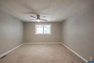 38611 Century Dr NE, Albany, OR 97322 - Photo 7