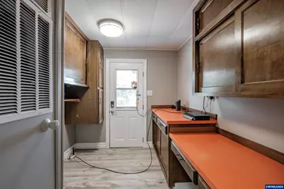 38611 Century Dr NE, Albany, OR 97322 - Photo 9