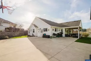 523 NW Harold St, Sublimity, OR 97385 - Photo 47