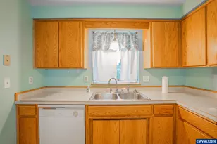 2736 S 12th St, Lebanon, OR 97355 - Photo 7