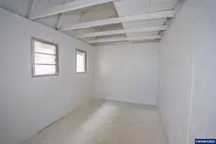 2736 S 12th St, Lebanon, OR 97355 - Photo 25