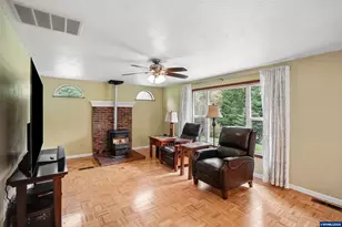 28826 Berlin Rd, Sweet Home, OR 97386 - Photo 15