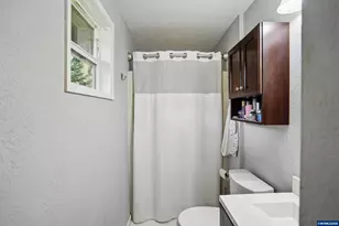 28826 Berlin Rd, Sweet Home, OR 97386 - Photo 23