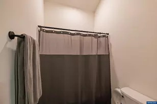 33005 Berlin Rd, Lebanon, OR 97355 - Photo 15