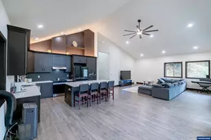 33005 Berlin Rd, Lebanon, OR 97355 - Photo 9