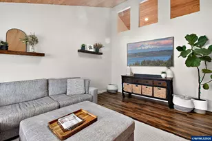 810 Valleywood Dr SE, Salem, OR 97306 - Photo 7