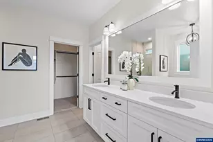 1643 York Butte Ave SE, Salem, OR 97306 - Photo 27