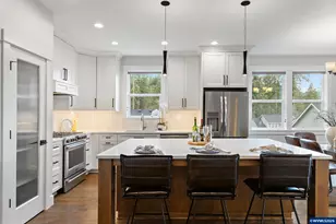 1643 York Butte Ave SE, Salem, OR 97306 - Photo 11