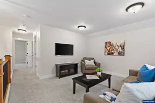 1643 York Butte Ave SE, Salem, OR 97306 - Photo 37