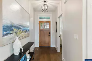 1643 York Butte Ave SE, Salem, OR 97306 - Photo 7