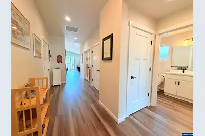 2107 SE Academy St, Dallas, OR 97338 - Photo 7