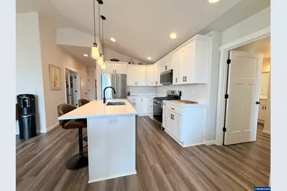 2107 SE Academy St, Dallas, OR 97338 - Photo 17