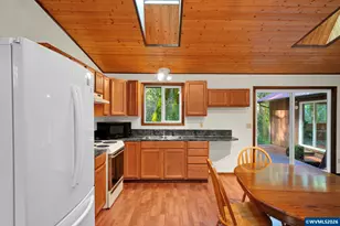 23220 Burgett Creek Rd, Philomath, OR 97370 - Photo 19