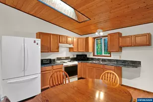 23220 Burgett Creek Rd, Philomath, OR 97370 - Photo 21