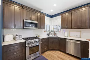 808 Northpoint Lp, Brownsville, OR 97327 - Photo 13