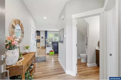 808 Northpoint Lp, Brownsville, OR 97327 - Photo 5