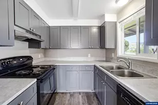 1710 Dearborn Ave NE, Keizer, OR 97303 - Photo 15