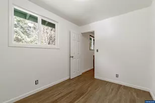 23939 Raze Rd, Elmira, OR 97437 - Photo 29