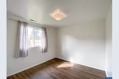 1078 S 7th St, Independence, OR 97351 - Photo 17