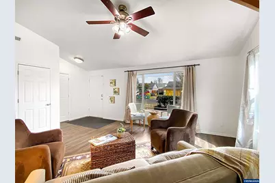 1078 S 7th St, Independence, OR 97351 - Photo 5