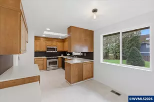 980 NW Conifer Bl, Corvallis, OR 97330 - Photo 11