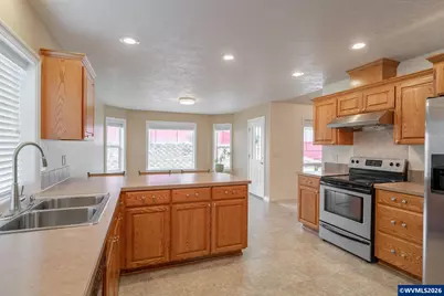 652 NW Jasper St, Dallas, OR 97338 - Photo 9