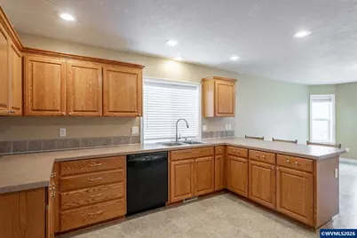 652 NW Jasper St, Dallas, OR 97338 - Photo 11