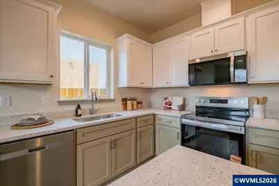 1531 SW 11th St, Dallas, OR 97338 - Photo 9