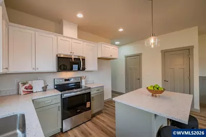 1531 SW 11th St, Dallas, OR 97338 - Photo 7