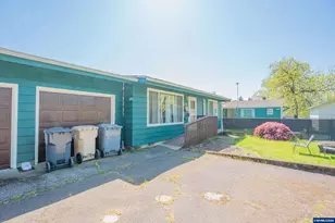 1178 Hiatt (1174 1160) St, Lebanon, OR 97355 - Photo 3
