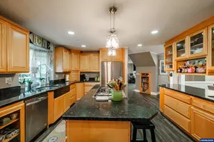 7873 Parker Ln SE, Turner, OR 97392 - Photo 9