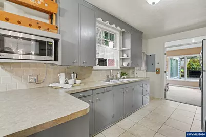 2415 Cottage St SE, Salem, OR 97302 - Photo 11