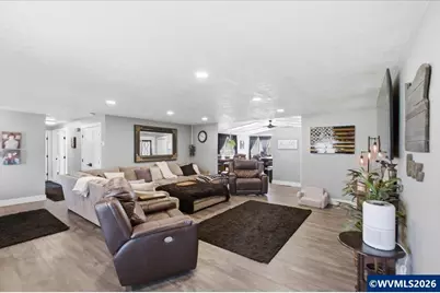 537 Hillview Dr, Lebanon, OR 97355 - Photo 3