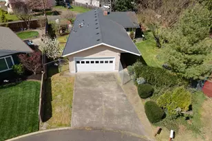 1584 NW Spray Ct, Roseburg, OR 97471 - Photo 1