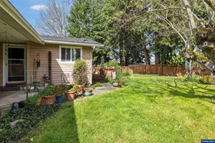 1584 NW Spray Ct, Roseburg, OR 97471 - Photo 15