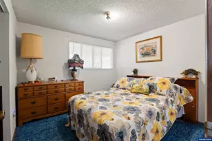 1584 NW Spray Ct, Roseburg, OR 97471 - Photo 11