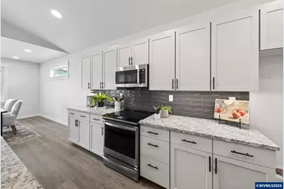 3144 S 13th St, Lebanon, OR 97355 - Photo 3