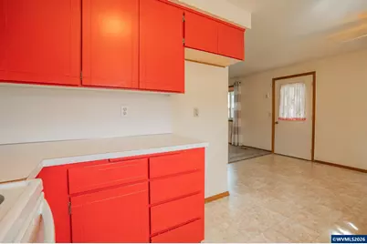 2661 S 12th St, Lebanon, OR 97355 - Photo 7