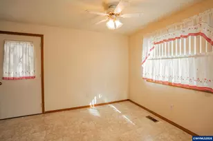 2661 S 12th St, Lebanon, OR 97355 - Photo 9