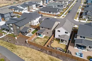 60903 SE Epic Pl, Bend, OR 97702 - Photo 35