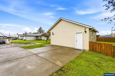 3130 Chucker Ln, Lebanon, OR 97355 - Photo 3